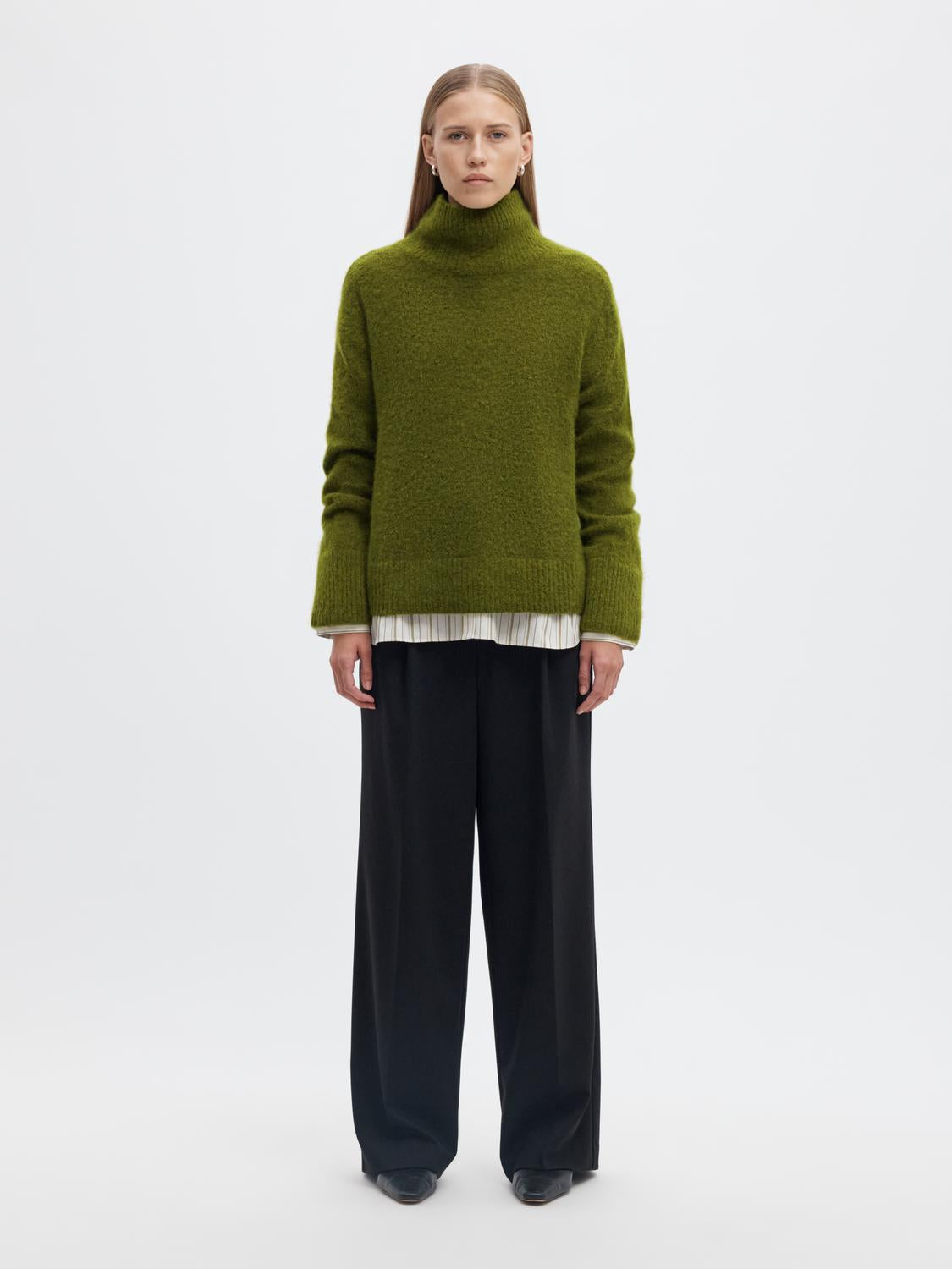 model_shot-front_full